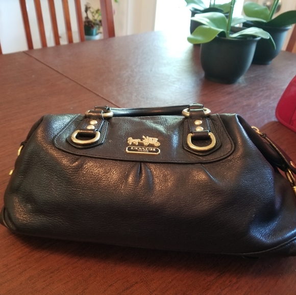 Coach Ashley satchel in black leather. Great condition. - Picture 4 of 8